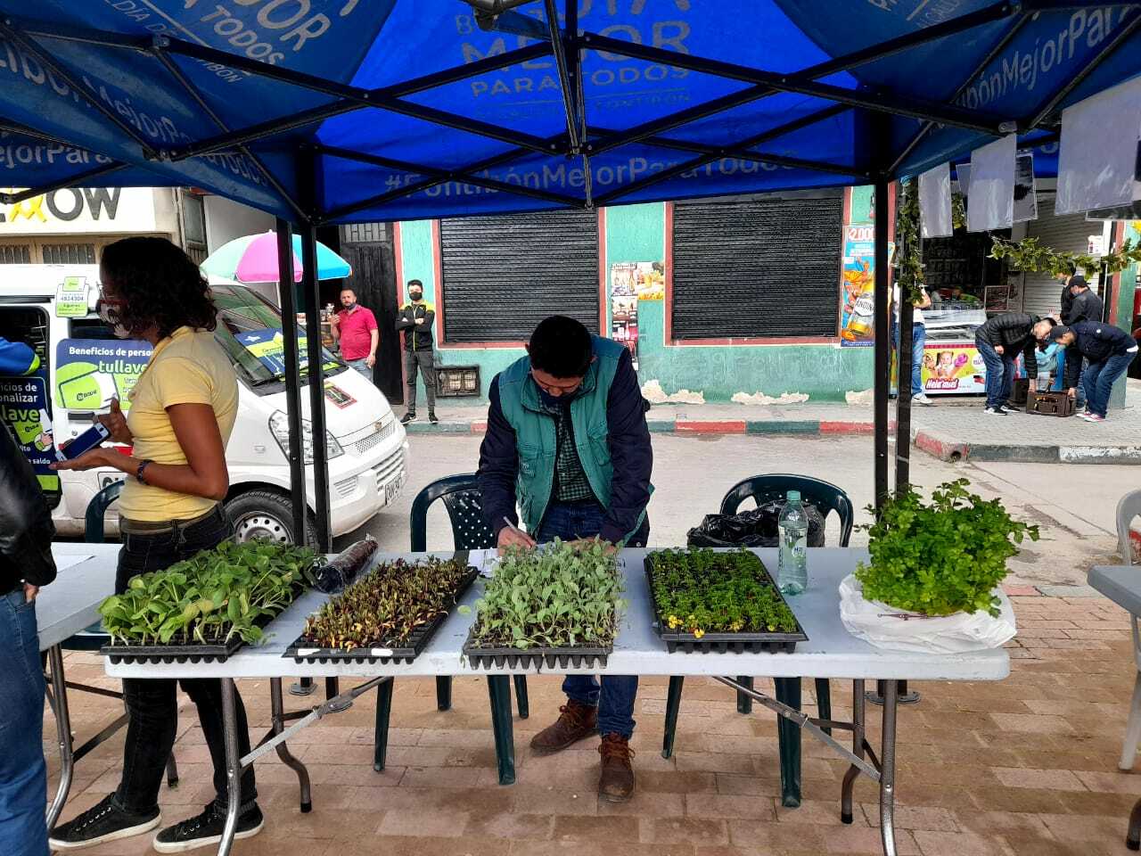 En feria de servicios los ciudadanos aprendieron sobre el cuidado de la fauna y la flora. Foto: Comunicaciones, Secretaría de Ambiente. En feria de servicios los ciudadanos aprendieron sobre el cuidado de la fauna y la flora.