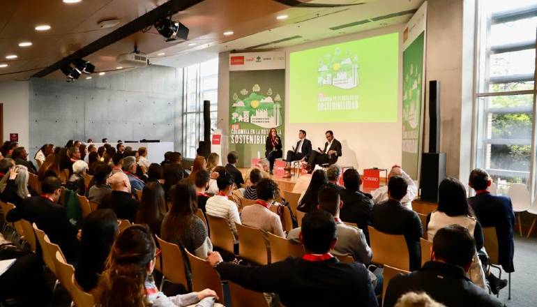 Asistentes al Foro Colombia en la ruta de la sostenibilidad