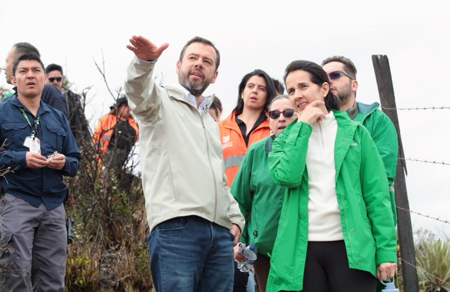 Alcalde Galán visitando parque Entrenubes