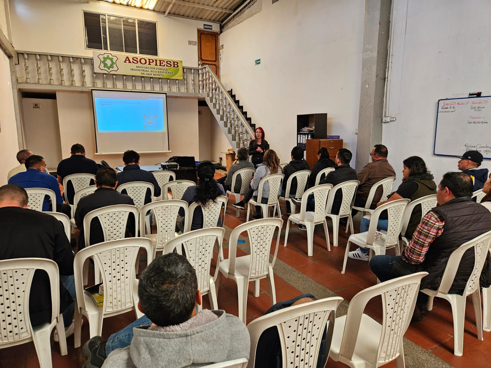 Secretaría de Ambiente y Universidad Pedagógica Nacional capacitan a industriales del sector curtidor sobre valorización de residuos sólidos