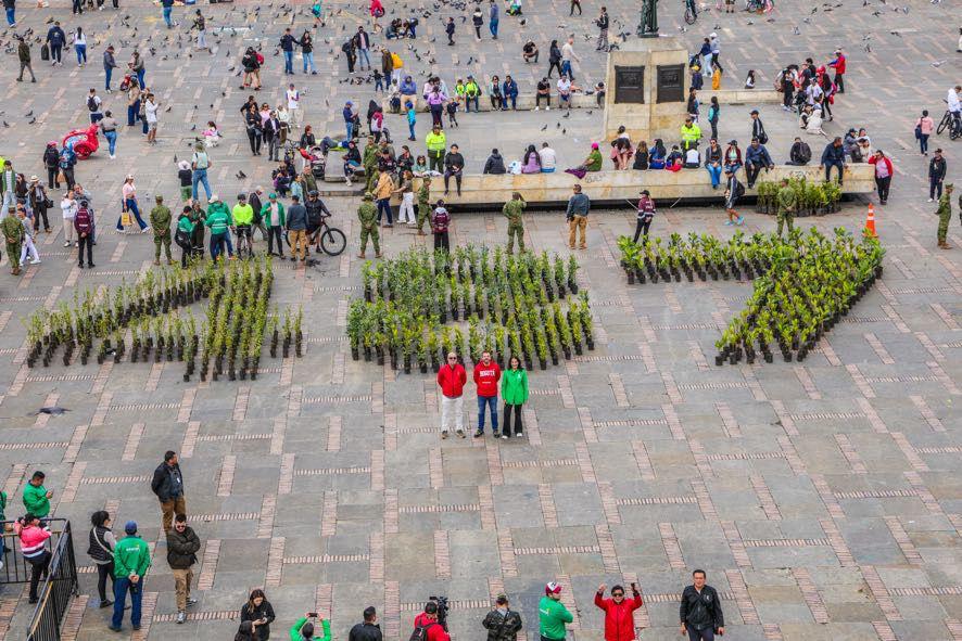 Bogotá celebró sus 487 años con un homenaje vivo a la restauración de cerros y humedales en la Plaza de Bolívar