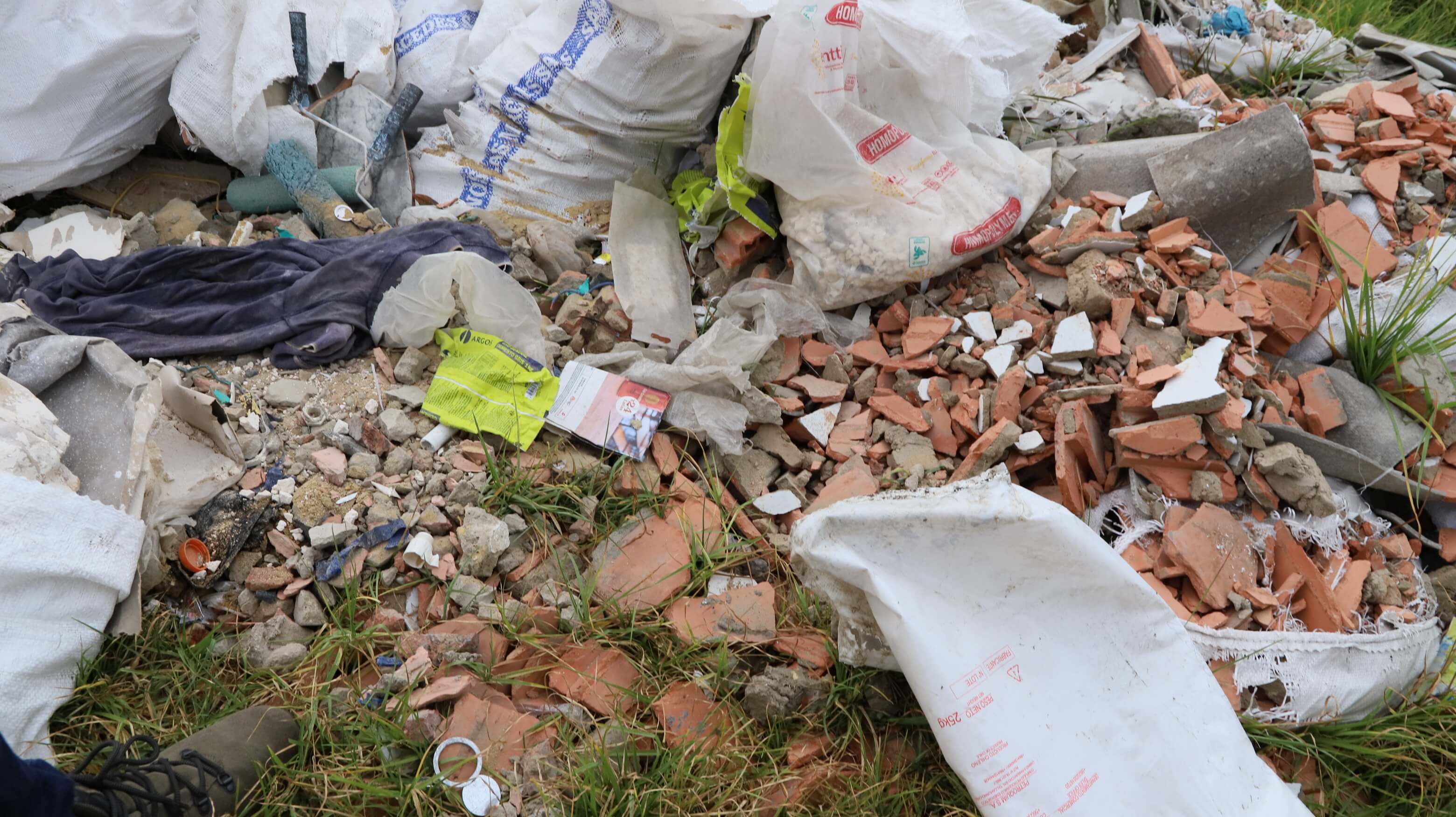 Distrito sanciona a ciudadano por arrojar residuos en vía pública y refuerza controles para proteger la limpieza de Bogotá